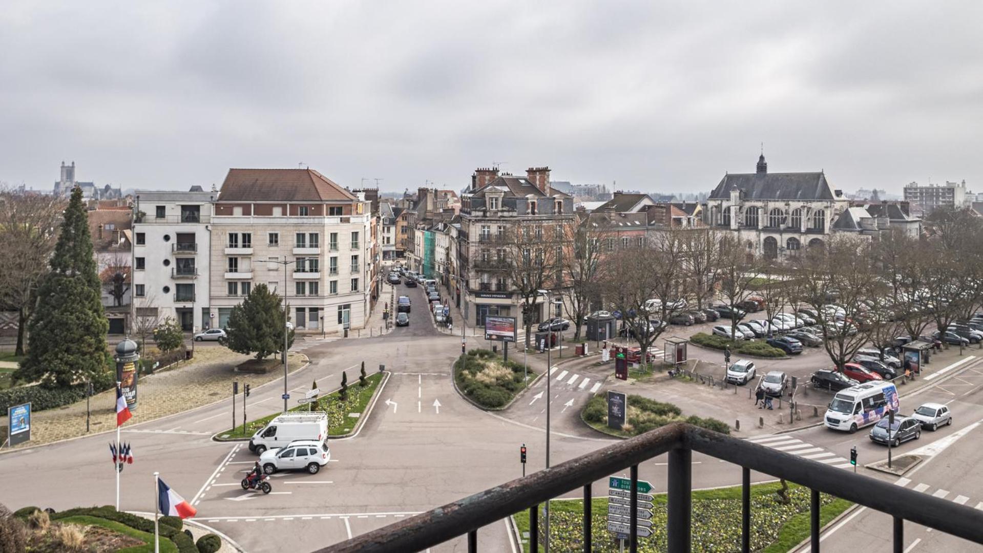 Apartament Le Balcon Troyen - Proche Hypercentre - 4 Pers. Troyes Zewnętrze zdjęcie