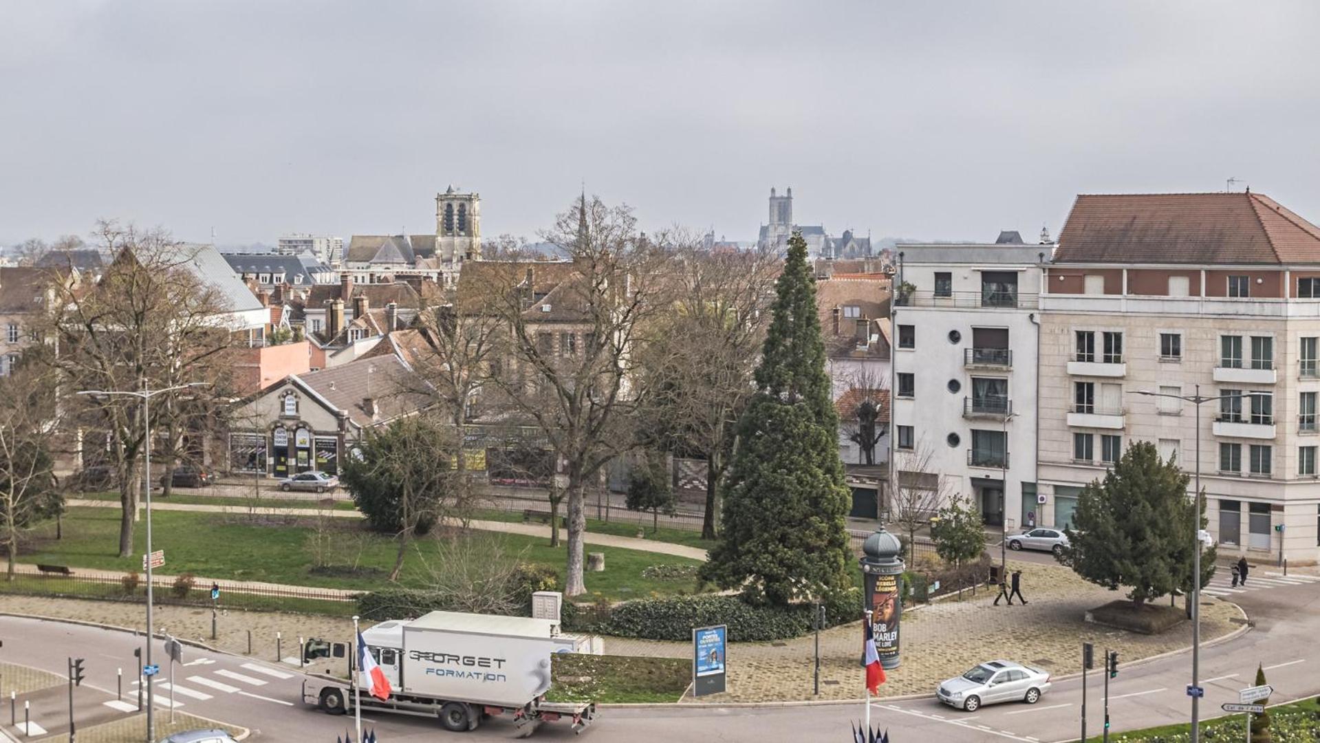 Apartament Le Balcon Troyen - Proche Hypercentre - 4 Pers. Troyes Zewnętrze zdjęcie
